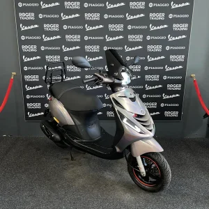 Piaggio Zip 50 - Moped - 2019 - Euro4 - Rainbow Room